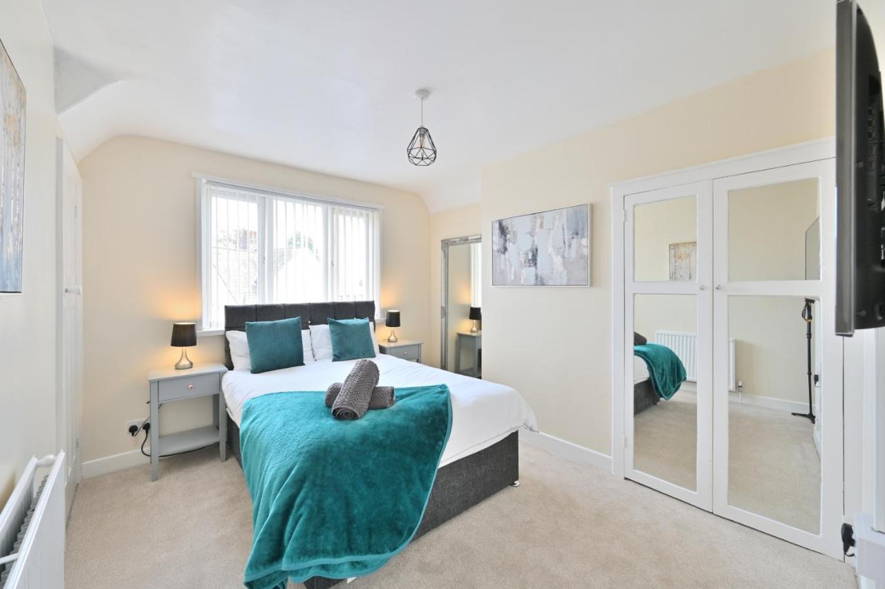 Villa Sleek And Stylish 3 Bed In Bolton - Garden - Parking Exterior foto
